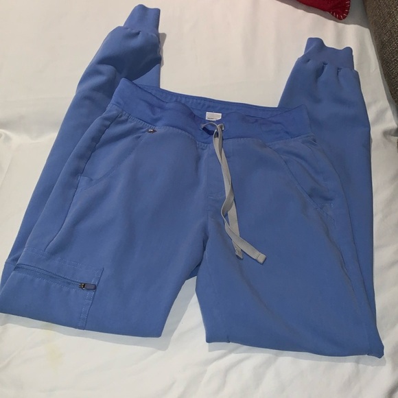 Gently Loved Zamora Style Jogger Scrub Pants Technical Collection by FIGS - Picture 1 of 10